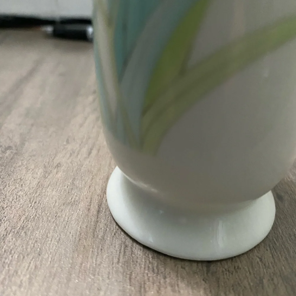 Otagiri Iris Bouquet porcelain vase made in Japan from the 1980’s Vintage